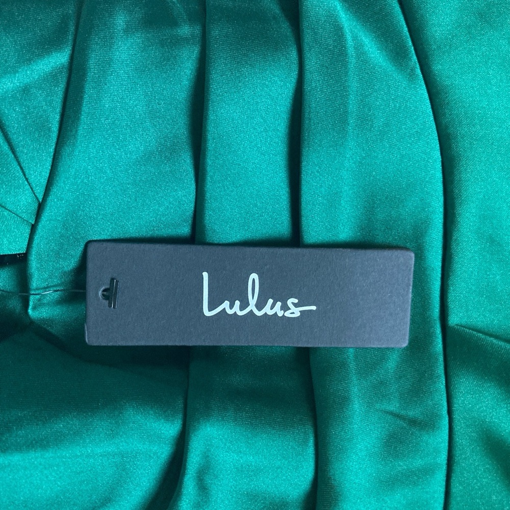 BRAND NEW WITH TAGS Lulu’s emerald green silk dress women’s size 4 WITH POCKETS! - Picture 6 of 10